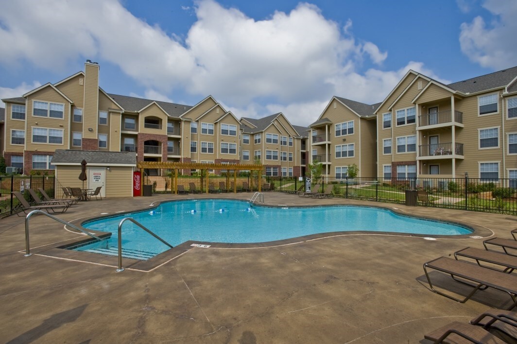 Fountain Lake Apartments Edmond, OK