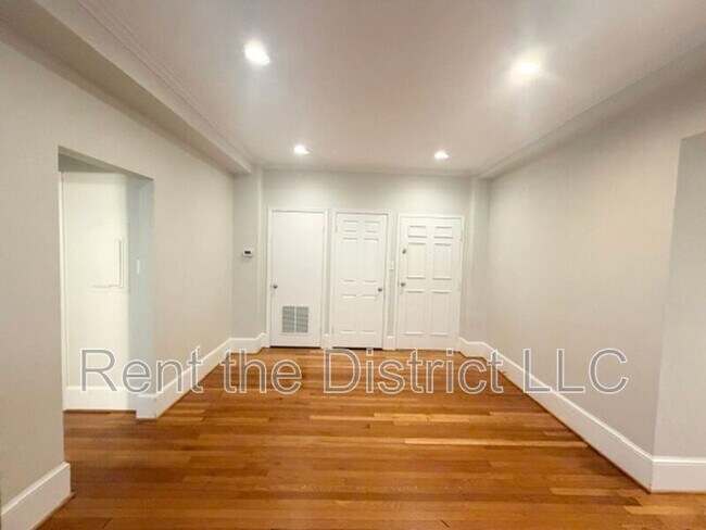 Building Photo - 1511 22nd St NW