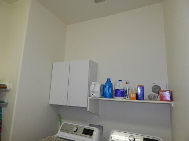 Building Photo - 13637 E Aviara Pl