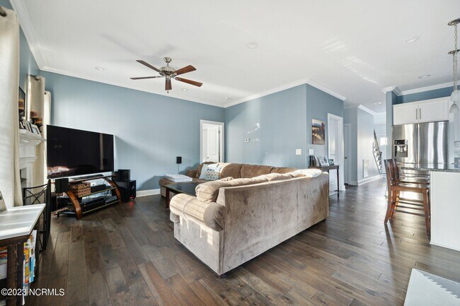 Foto del edificio - 330 Spring Lake Dr
