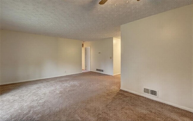 Foto del edificio - 5805 Singleton Rd