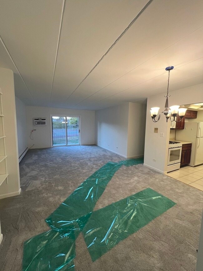 Building Photo - 228 E Bailey Rd