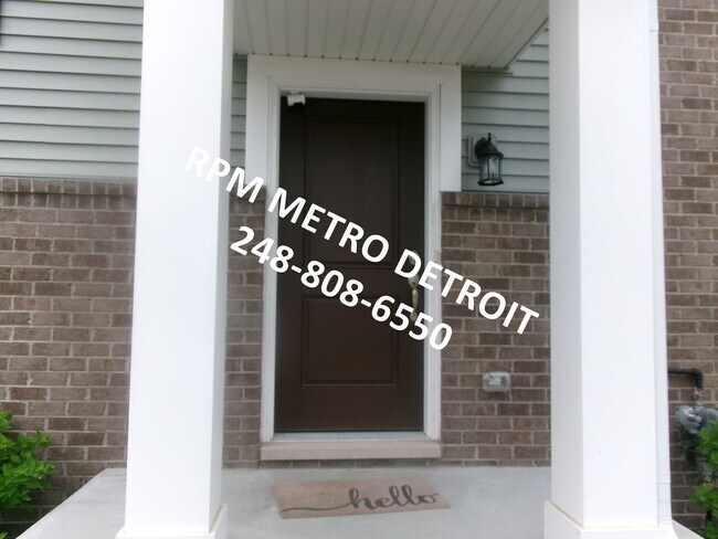Building Photo - Modern 2021-Built Townhouse Condo in Prime...
