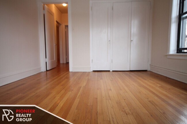 Foto del edificio - 1025 Dempster St