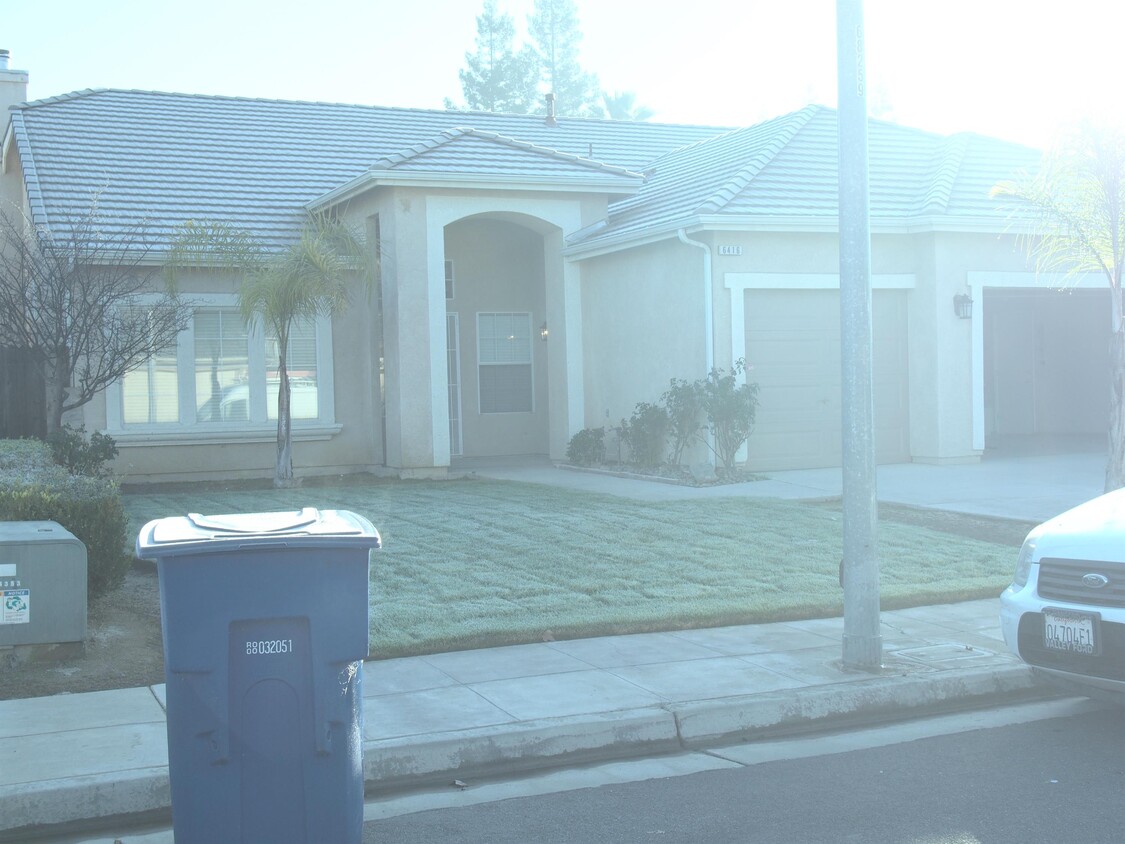 Primary Photo - 6416 N Delbert Ave