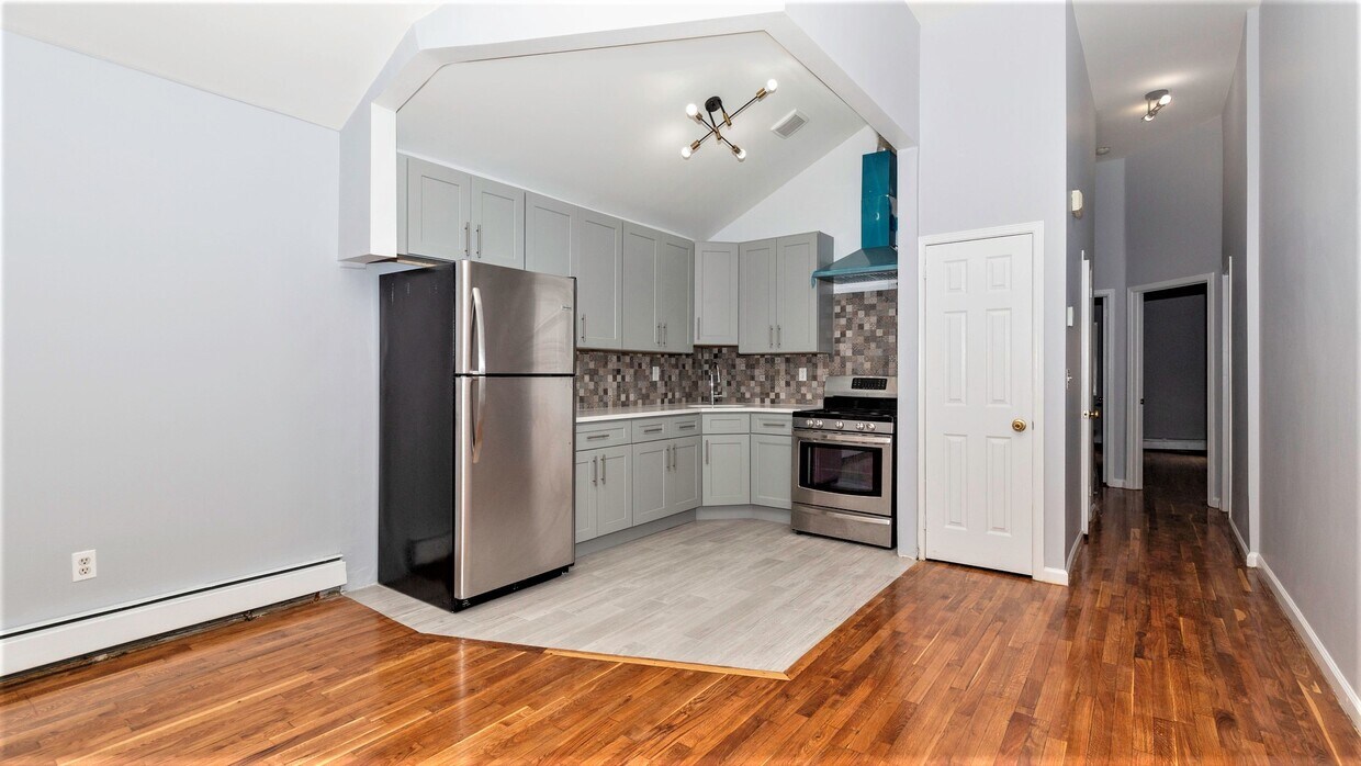 2018 Lafontaine Ave, Bronx, NY 10457 House for Rent in Bronx, NY