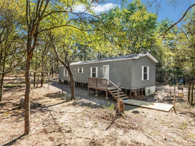 Building Photo - 204 Morris Ln