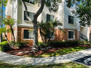 Building Photo - 6101 Myrtlewood Cir W