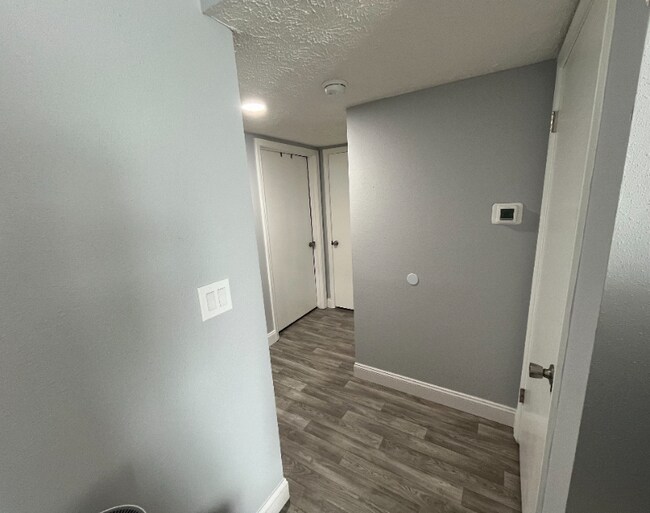 Foto del edificio - 345 McVey Rd