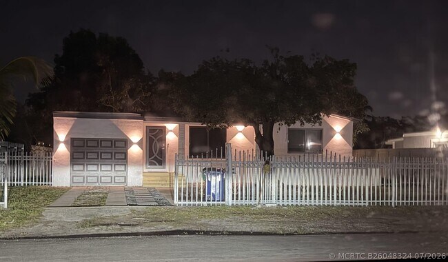 Foto del edificio - 1025 NW 148th St