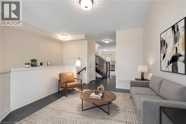 Building Photo - 660 Colborne St W