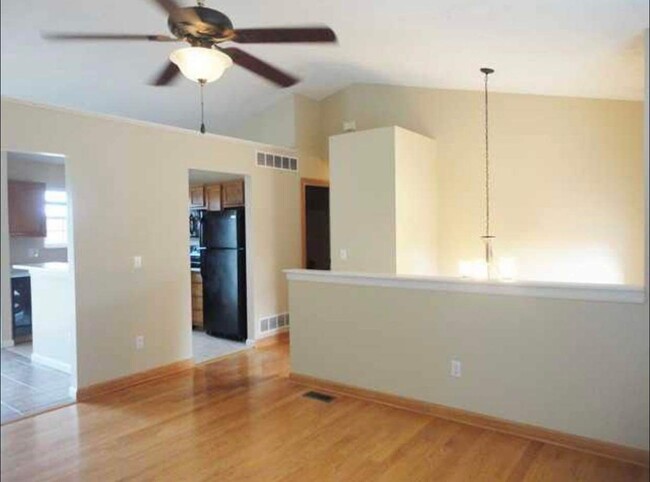 Building Photo - 2565 Chateaugay Ct