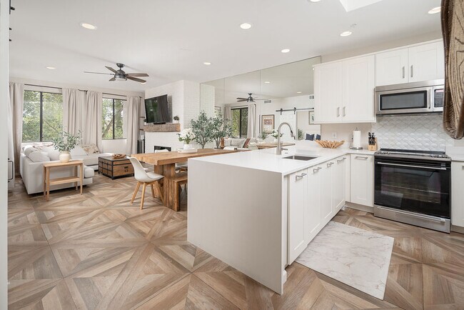 Building Photo - 7700 E Gainey Ranch Rd