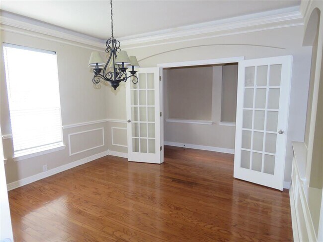Building Photo - 13602 Branson Ln