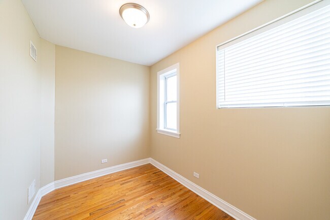 Foto del edificio - 1642.5 W Greenleaf Ave