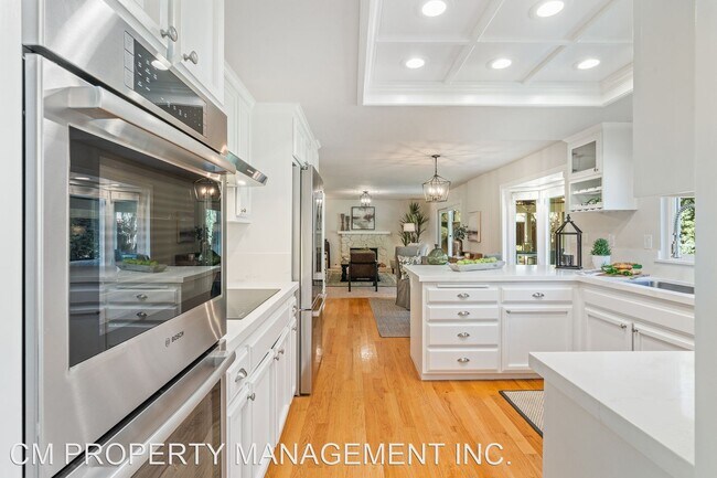 Building Photo - 5 br, 3 bath House - 15345 La Mar Drive