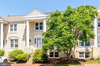 Building Photo - 8504 Jeffersonian Ct