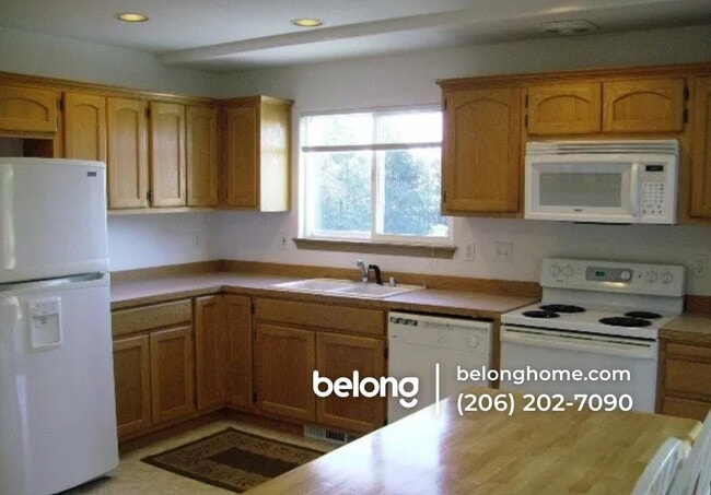 Building Photo - 4814 72nd Dr NE