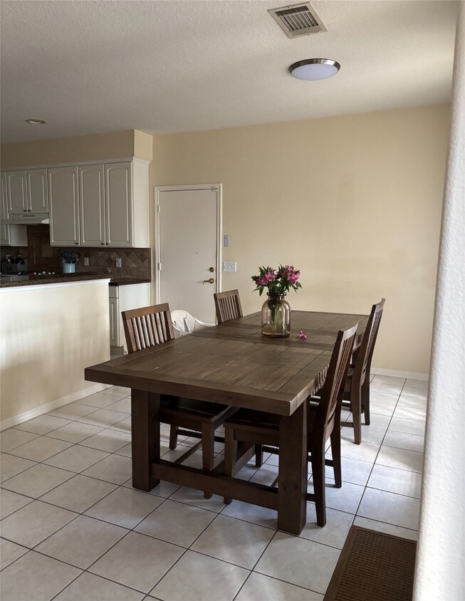 Foto principal - 7022 Harvest Glen Dr