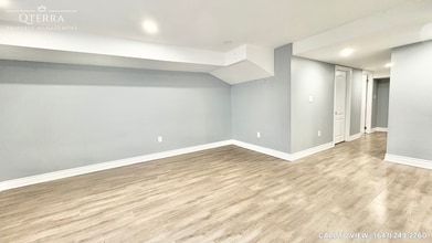 Building Photo - 508 Summerpark Cres