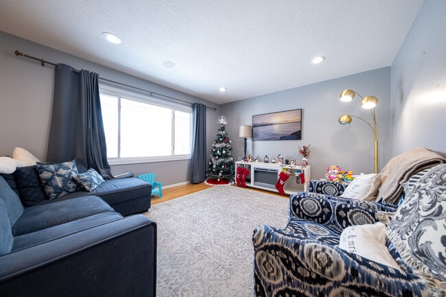 Building Photo - 7801 Noble Ave N