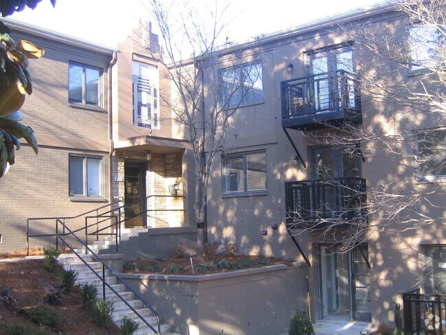 Building Photo - 223 N Dotger Ave