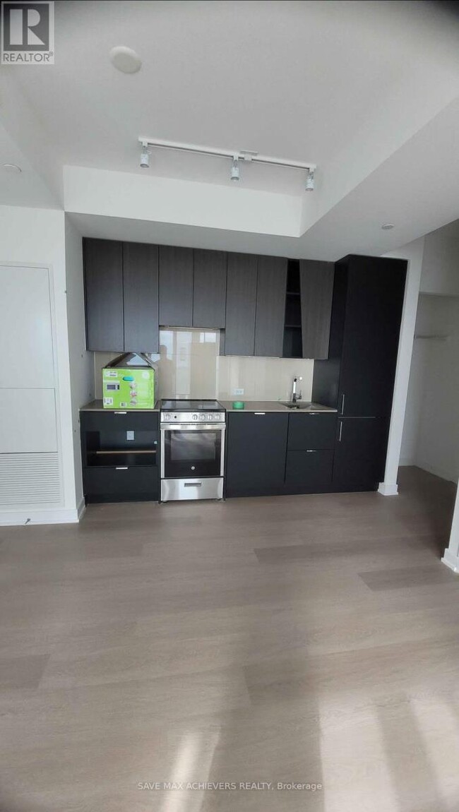 Photo du bâtiment - 3883-3883 Quartz Rd