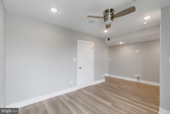 Foto del edificio - 419 W Cumberland St