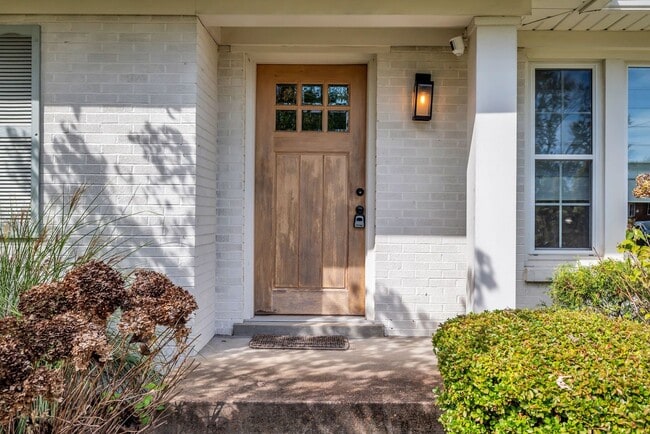 Foto del edificio - Stunning 3BR/2BA Home in the Highly Sought...