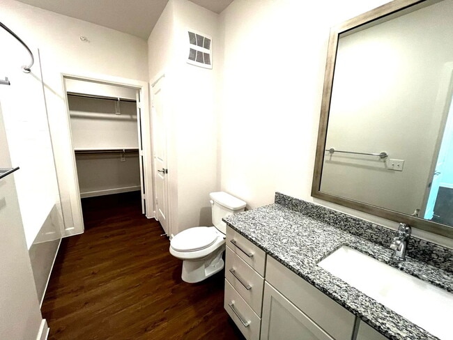 Foto del edificio - 2300 N Friendship Rd