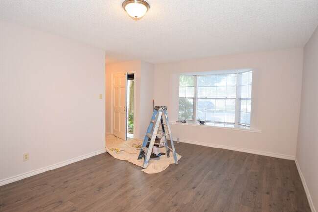 Foto del edificio - 14239 Misty Meadow Ln