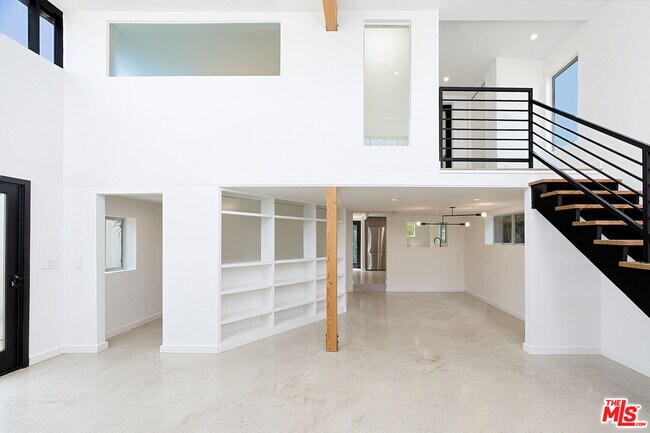 Foto del edificio - 519 1/2 San Juan Ave