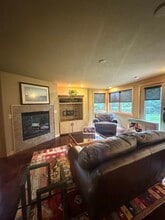 Building Photo - 1165 Vail Way N