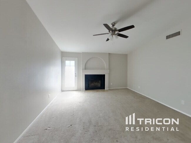 Foto del edificio - 4432 N 86th Dr