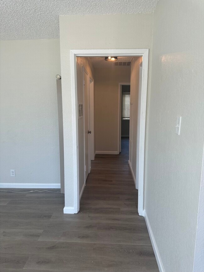 Foto del edificio - 45001 10th St W