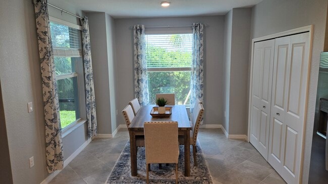 Building Photo - 14281 Heritage Landing Blvd