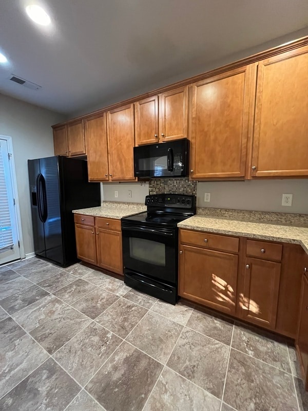 Foto del edificio - 5611 Tipperlinn Way