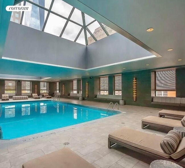 Foto del edificio - 225 Rector Pl