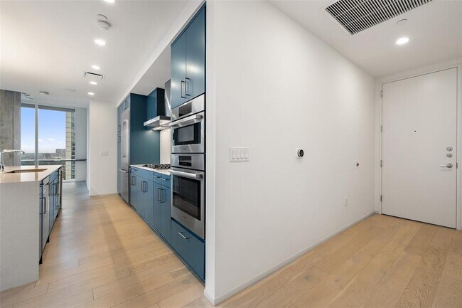 Foto del edificio - 301 West Ave