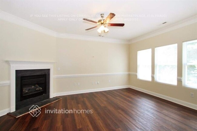 Foto del edificio - 14017 Riding Hill Ave