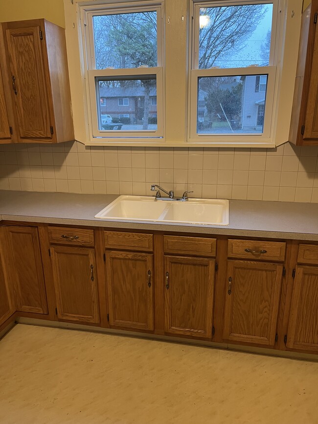 kitchen - 169 Harold St