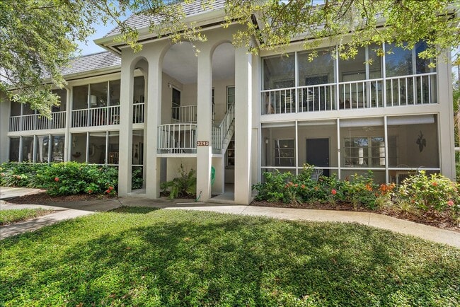 Beautifully updated 2 bed/2 bath located c... - Beautifully updated 2 bed/2 bath located c... Apartment