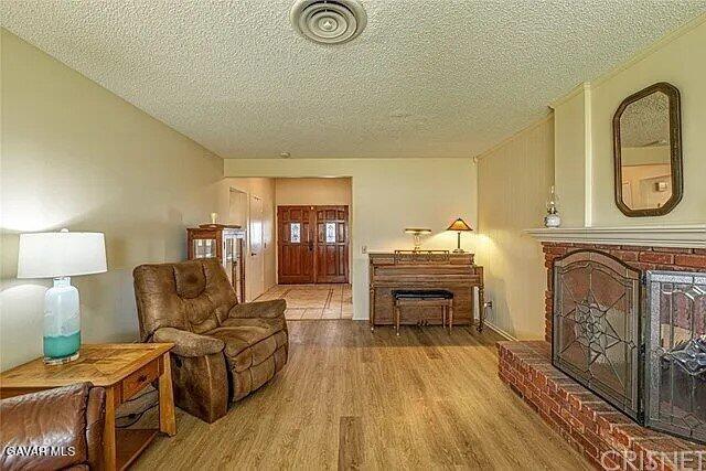 Foto del edificio - 43922 Fenner Ave