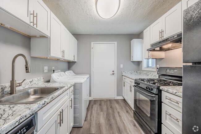 2 habitaciones, 1 baño, 1150 pies cuadrados, cocina - The Flats @ 1885 Apartments