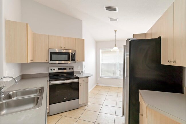 Building Photo - 1612 Summer Breeze Way