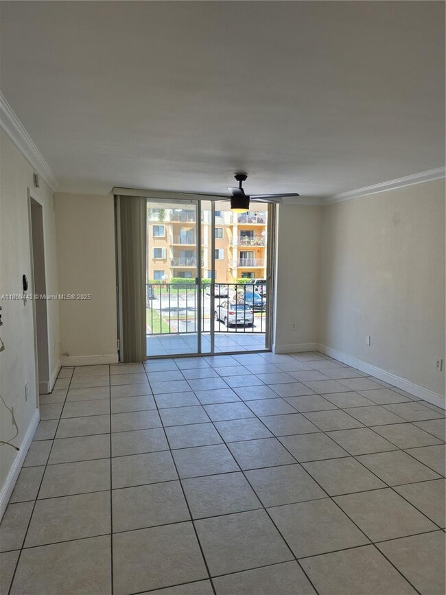 Foto del edificio - 9320 Fontainebleau Blvd