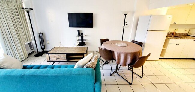 Building Photo - Fully Furnished One Bedroom- ILIKAI APT BL...