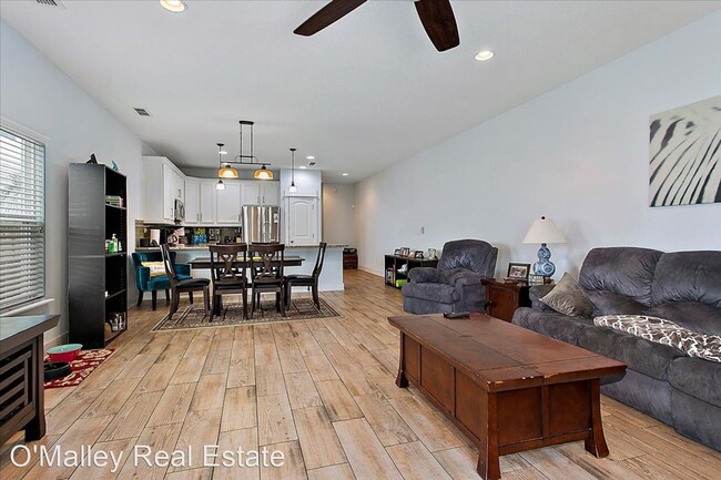 Foto del edificio - 4 br, 2.5 bath House - 414 5TH AVE S