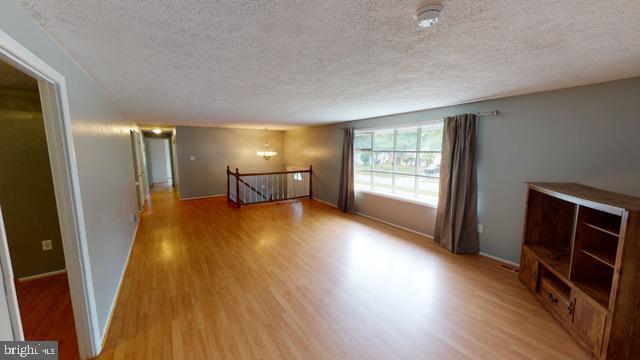 Building Photo - 2735 Pinewood Dr