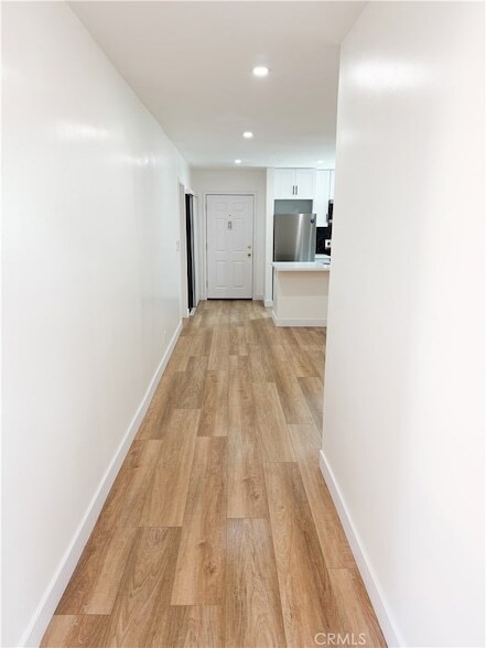 Foto del edificio - 17000 Burbank Blvd